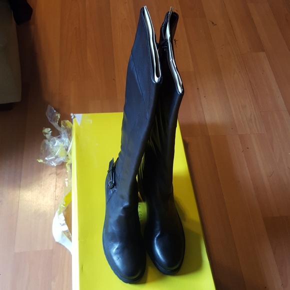 KENNETH COLE REACTION BOOTS WOMEN SIZE 9.5 - Picture 2 of 5